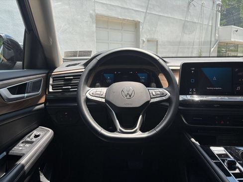 Used 2026 Volkswagen Atlas SE FWD image 39
