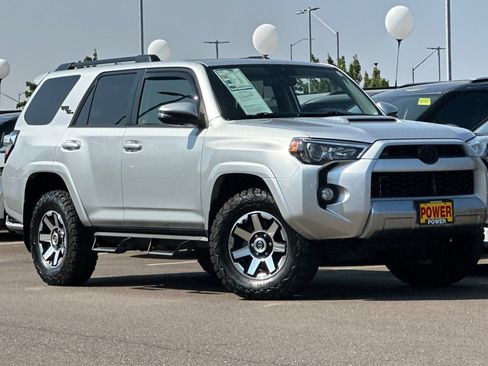 Used 2019 Toyota 4Runner TRD Off-Road Premium AWD/4WD image 2