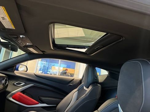 Used 2021 Chevrolet Camaro SS image 30