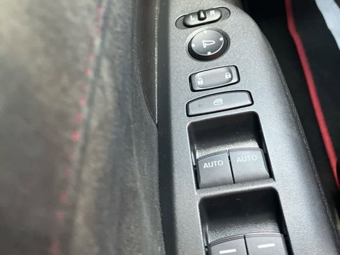 Used 2017 Honda Civic Type R image 12