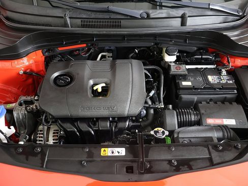 Used 2022 Kia Soul LX image 16