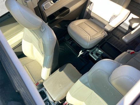 Used 2020 Ford Explorer Platinum w/ Premium Technology Package image 23