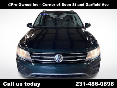 Used 2019 Volkswagen Tiguan SE w/ Panoramic Sunroof Package AWD/4WD image 8