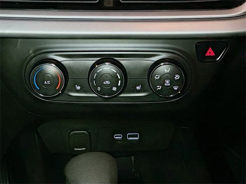 Used 2024 Chevrolet Trax LS w/ LS Convenience Package image 13