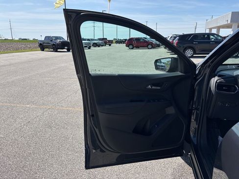 Used 2022 Chevrolet Equinox RS w/ LPO, Floor Liner Package AWD/4WD image 26