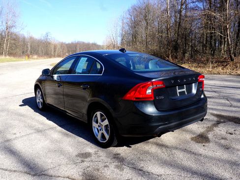 Used 2012 Volvo S60 T5 w/ Climate Pkg image 3