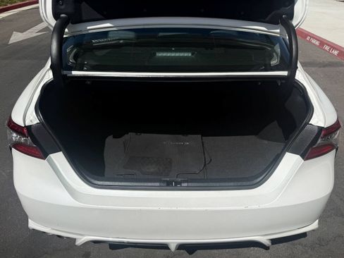 Used 2022 Toyota Camry XSE w/ Navigation Upgrade Package FWD image 9