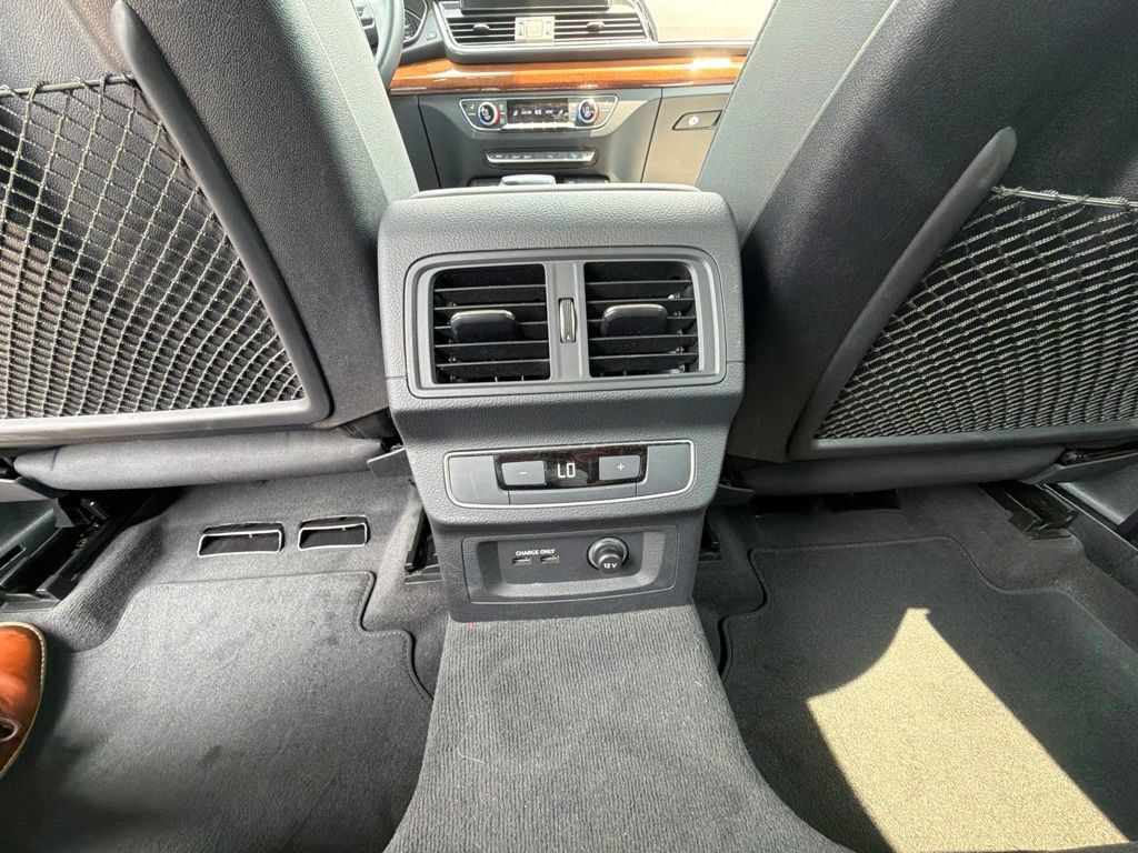 Used 2023 Audi Q5 2.0T Premium w/ Convenience Package AWD/4WD image 19