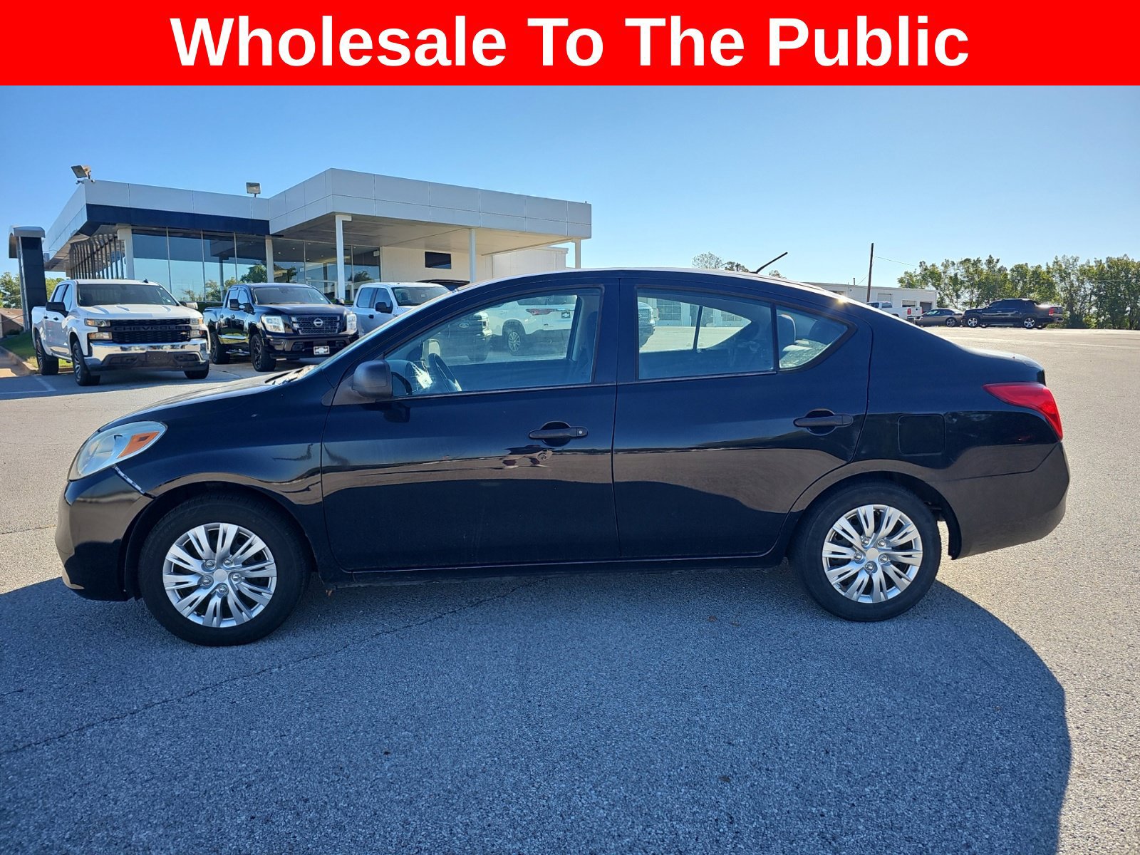 Used 2014 Nissan Versa S FWD image 5