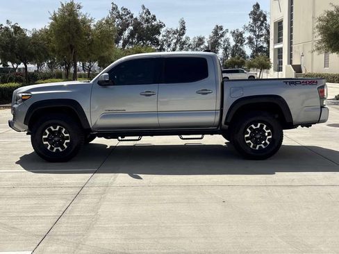 Used 2020 Toyota Tacoma TRD Off-Road w/ Technology Package image 6