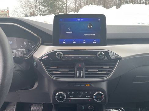 Used 2020 Ford Escape SE image 19