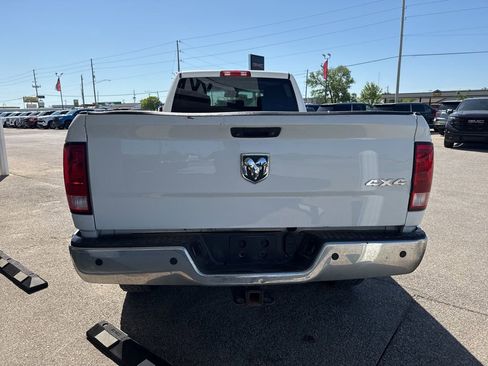 Used 2016 RAM 2500 Tradesman w/ Chrome Appearance Group AWD/4WD image 4