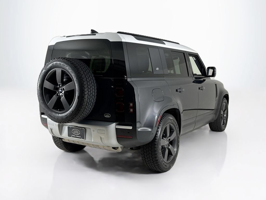 Used 2022 Land Rover Defender 110 SE AWD/4WD image 5