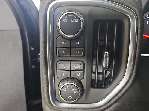 Used 2022 Chevrolet Silverado 1500 RST AWD/4WD image 31