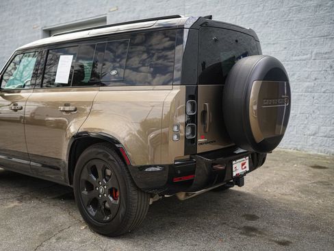 Used 2022 Land Rover Defender 110 X AWD/4WD image 13