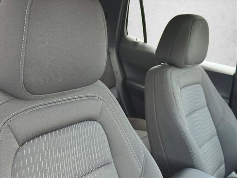 Used 2026 Chevrolet Equinox LT FWD image 24