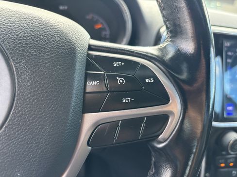 Used 2020 Jeep Grand Cherokee Limited w/ Luxury Group II image 22
