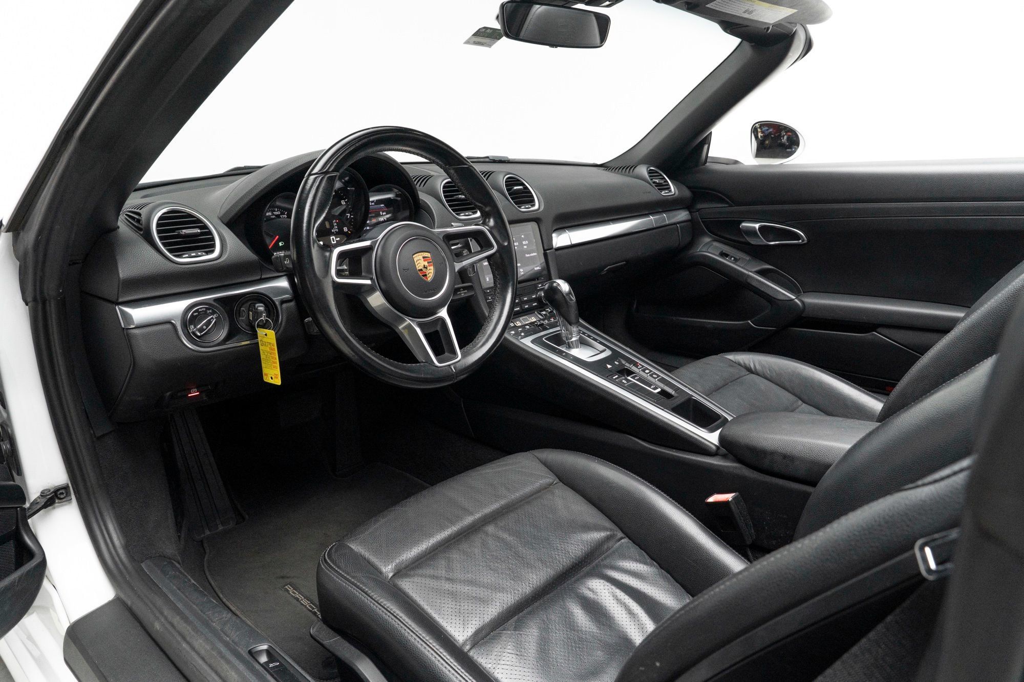 Used 2022 Porsche 718 Boxster RWD image 40