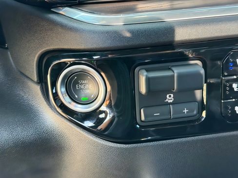 Used 2026 GMC Sierra 1500 SLT w/ SLT Premium Package image 17