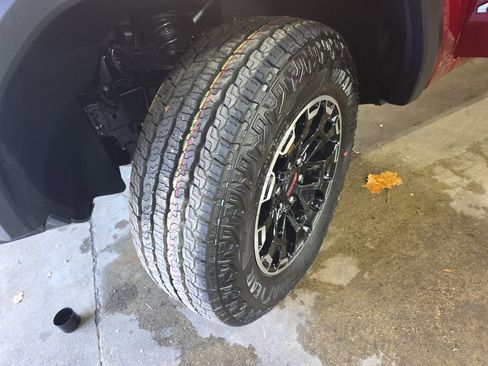 New 2026 GMC Canyon AT4 image 30