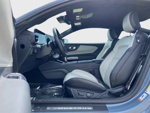 Used 2025 Ford Mustang GT Premium RWD image 11