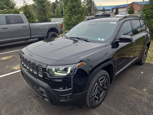 New 2026 Jeep Cherokee Laredo image 5