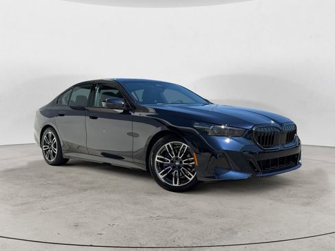 Used 2025 BMW 530i xDrive w/ M Sport Package AWD/4WD image 1