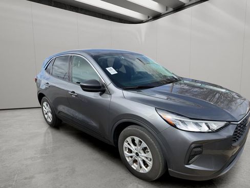 Used 2024 Ford Escape Active w/ Cold Weather Package image 9