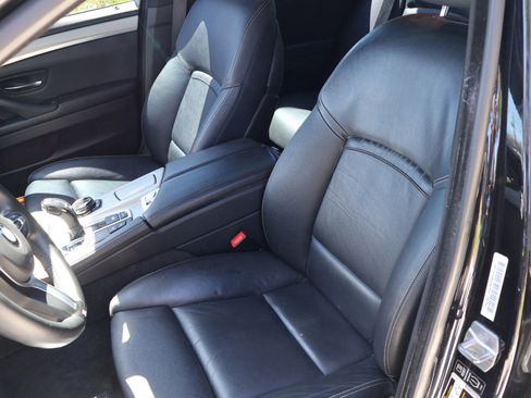 Used 2014 BMW 550i xDrive Sedan image 34