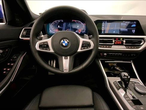 Used 2019 BMW 330i xDrive Sedan w/ M Sport Package AWD/4WD image 4