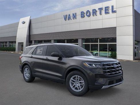 New 2026 Ford Explorer Active image 7