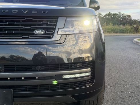 Used 2023 Land Rover Range Rover SE image 11