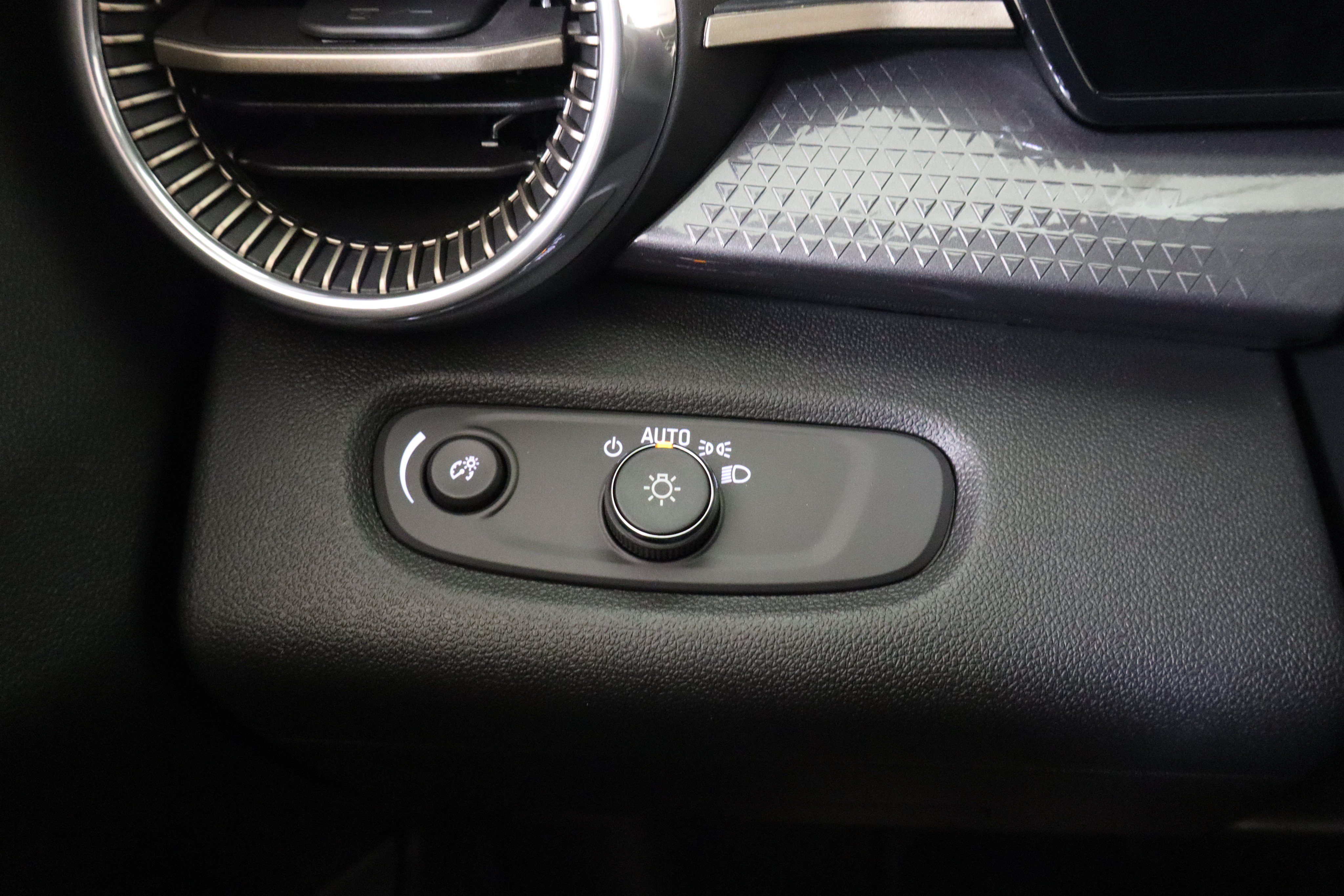 New 2026 Chevrolet Trax ACTIV w/ Driver Confidence Package FWD image 34