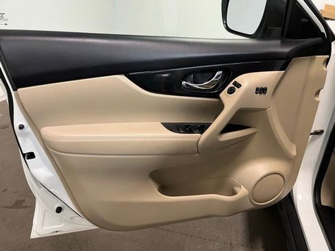 Used 2019 Nissan Rogue SL w/ Premium Package AWD/4WD image 20
