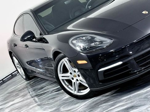 Used 2018 Porsche Panamera 4 AWD/4WD image 4