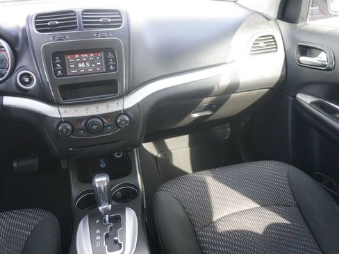Used 2020 Dodge Journey SE FWD image 26