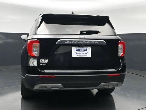 Used 2021 Ford Explorer XLT w/ Equipment Group 202A RWD image 7