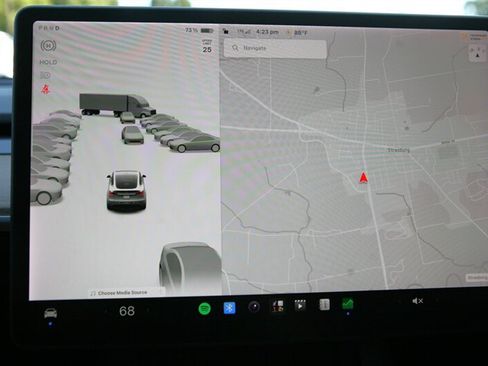 Used 2021 Tesla Model Y Long Range AWD/4WD image 28