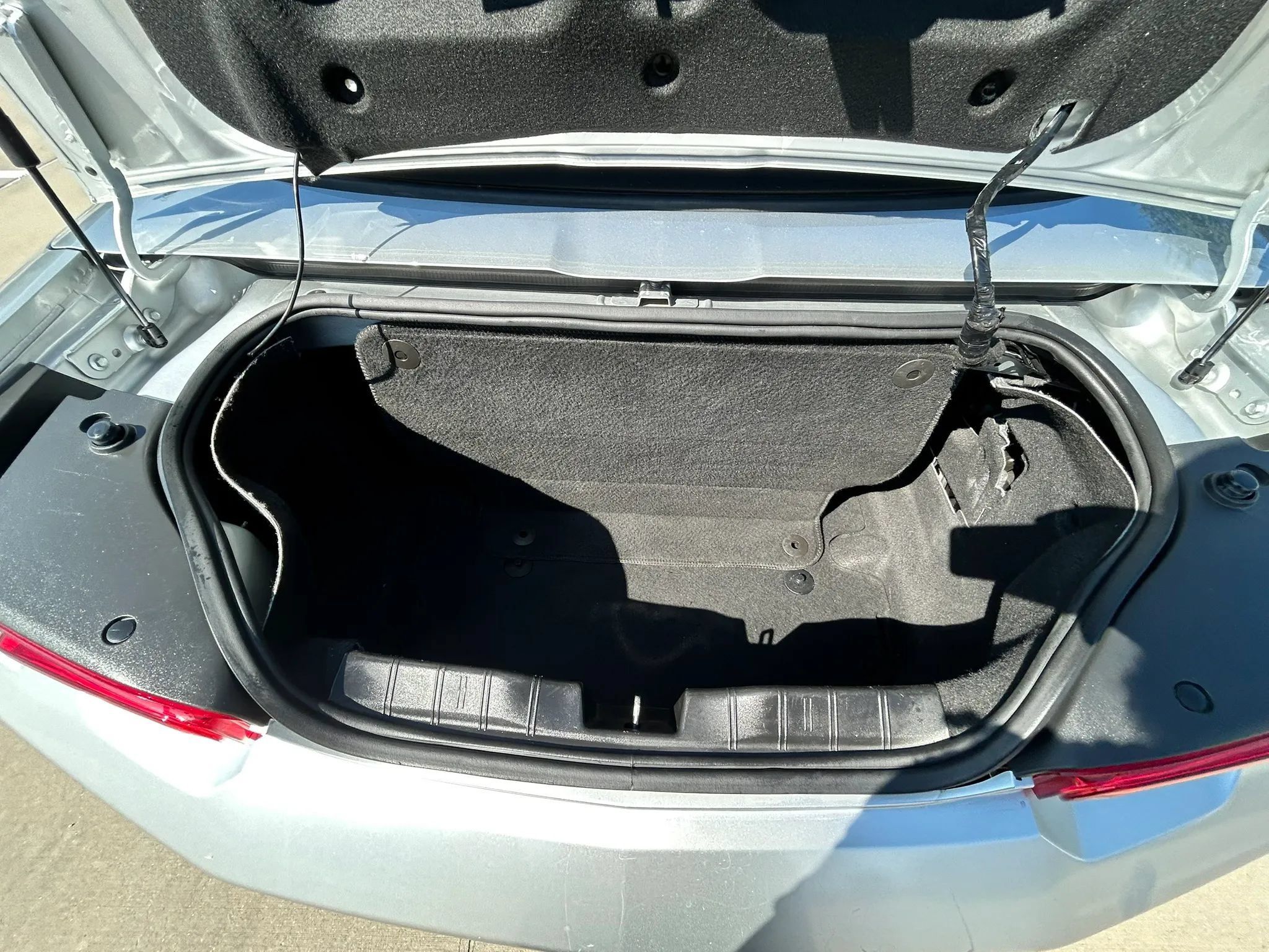 Used 2019 Chevrolet Camaro LT RWD image 12