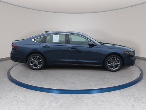Used 2024 Honda Accord EX image 4