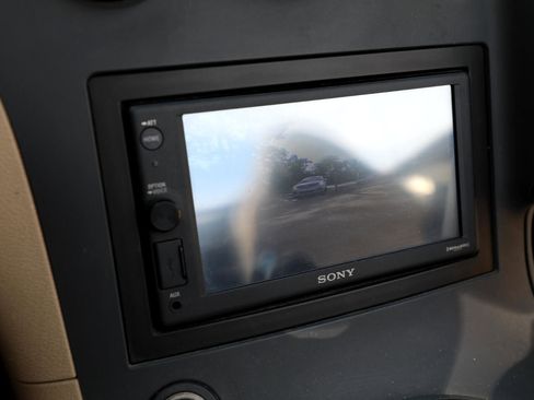 Used 2006 Pontiac Solstice Convertible w/ Premium Package image 17