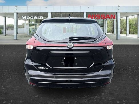 Certified 2025 Nissan Kicks Play S FWD image 4