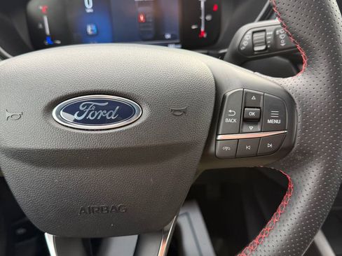 Used 2025 Ford Escape ST-Line w/ Equipment Group 301A image 16