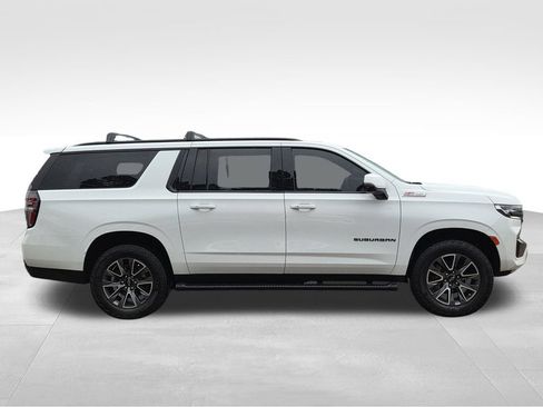 Used 2024 Chevrolet Suburban Z71 w/ Luxury Package AWD/4WD image 5