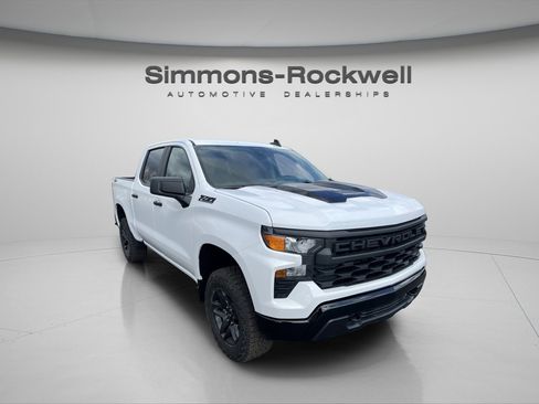New 2026 Chevrolet Silverado 1500 Custom Trail Boss w/ Dark Appearance Package image 3