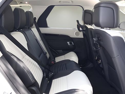 New 2025 Land Rover Discovery S image 17