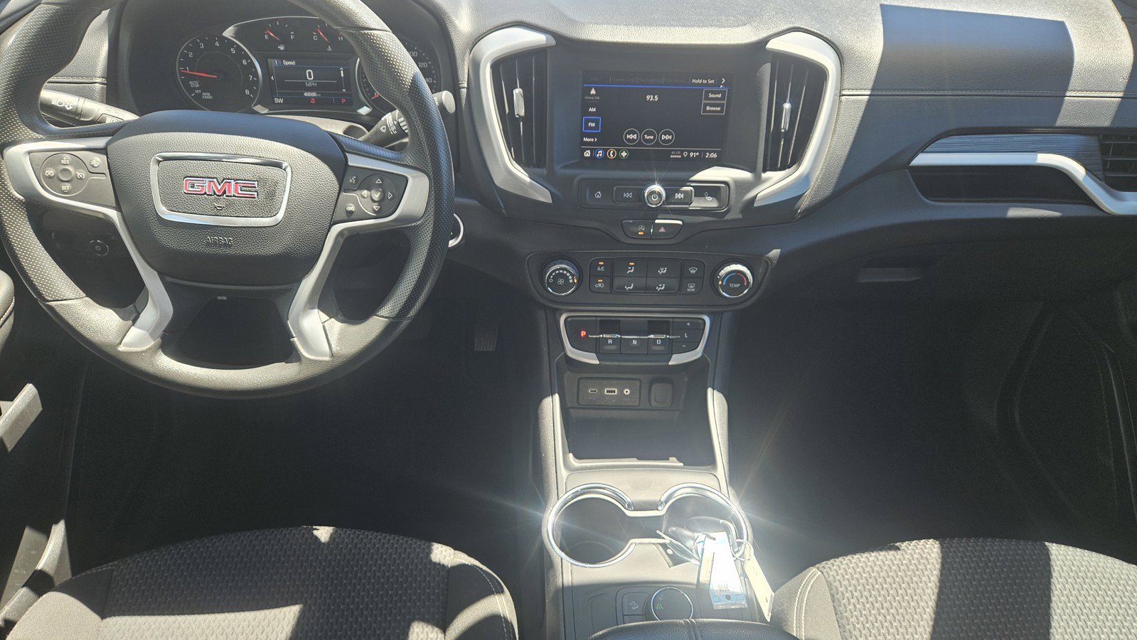 Used 2024 GMC Terrain SLE FWD image 9