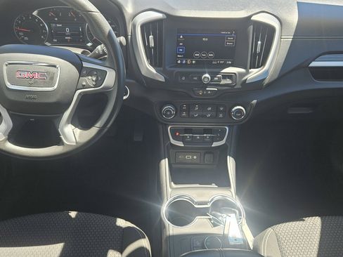 Used 2024 GMC Terrain SLE FWD image 9