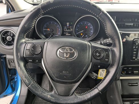 Used 2018 Toyota Corolla iM image 17