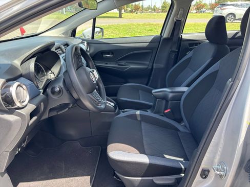 Used 2025 Nissan Versa SV FWD image 24